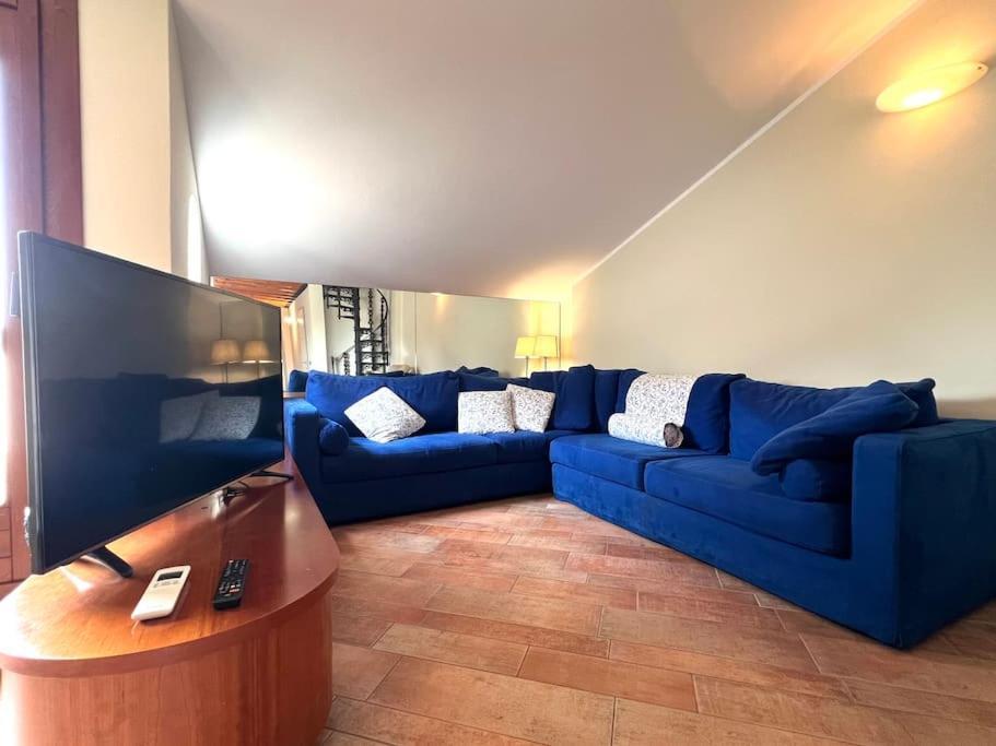 Attico In Piazza Matteotti Daire Desenzano del Garda Dış mekan fotoğraf