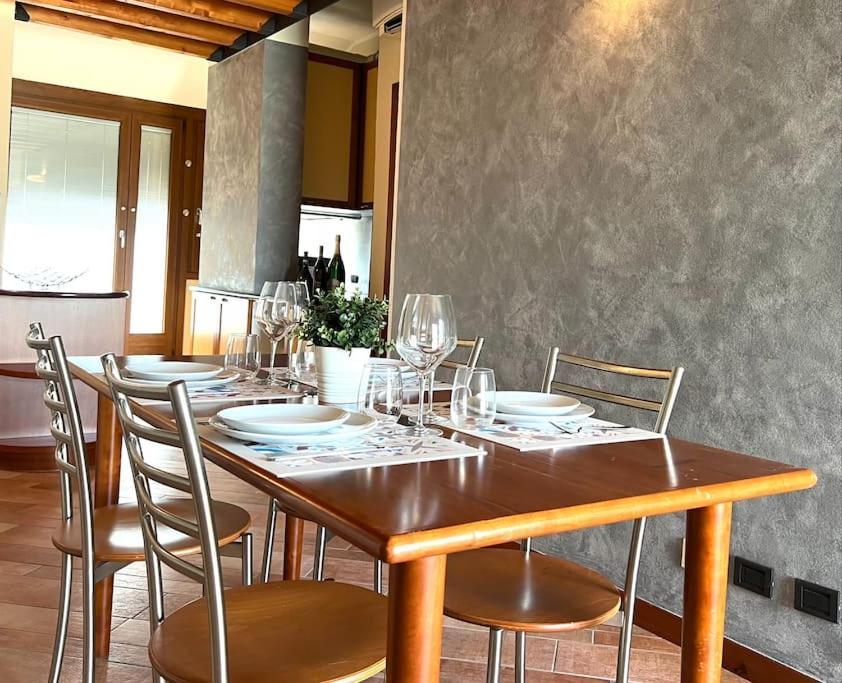 Attico In Piazza Matteotti Daire Desenzano del Garda Dış mekan fotoğraf