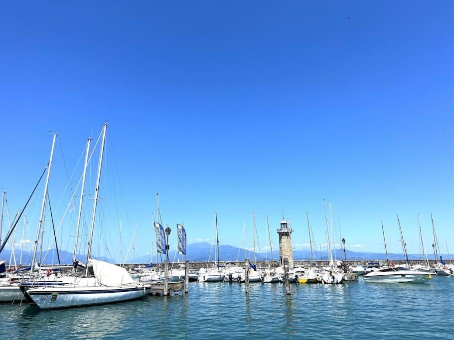 Attico In Piazza Matteotti Daire Desenzano del Garda Dış mekan fotoğraf