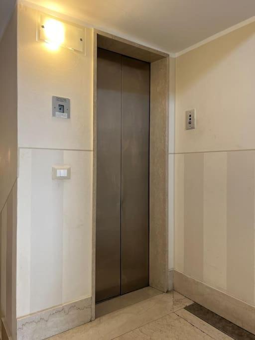 Attico In Piazza Matteotti Daire Desenzano del Garda Dış mekan fotoğraf