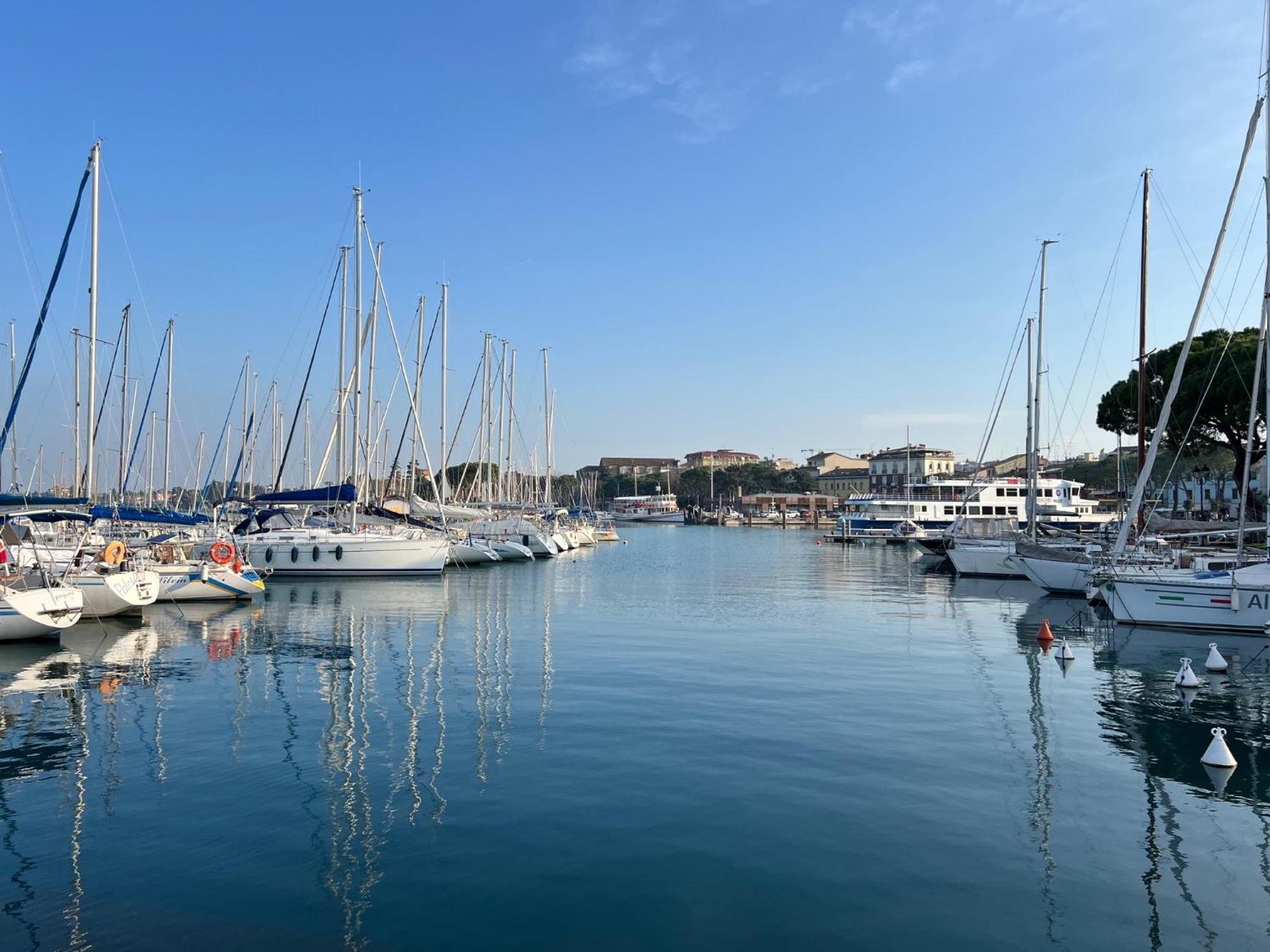 Attico In Piazza Matteotti Daire Desenzano del Garda Dış mekan fotoğraf